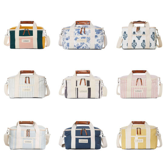  Wooden folding beach chair set with Oxford fabric and customizable cooler bag