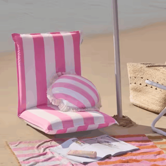 Custom Comfort Padded Folding Beach Chair for Camping and Picnic