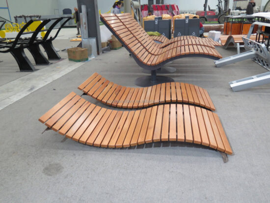 Custom Outdoor Wooden Sun Lounger Chair for Swimming Pool and Beachside