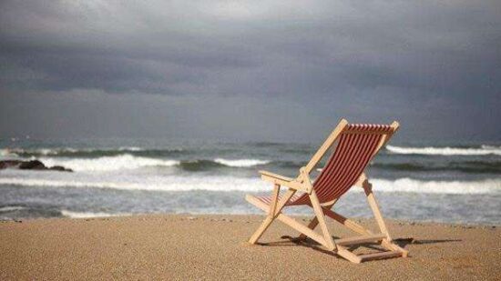 Custom color solid wood folding sun lounger with Oxford fabric

