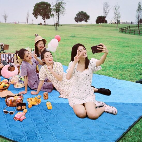 Waterproof Folding Picnic Mat Outdoor Travel Beach Blanket for Camping & Hiking