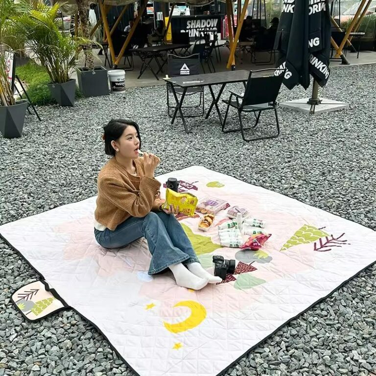 Customized Pattern Oxford Folding Camping Mat for Outdoor Use